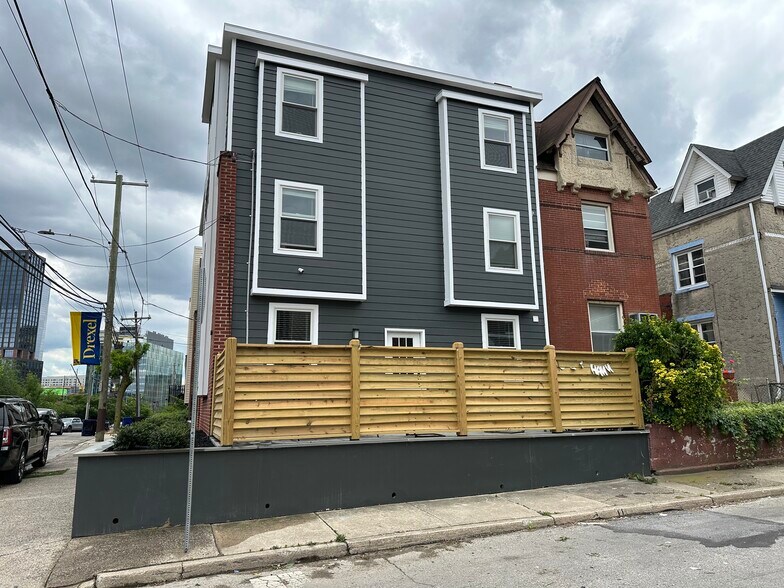 Building Photo - 256 N 32nd St