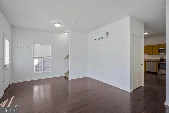 Building Photo - 277 4th Ave
