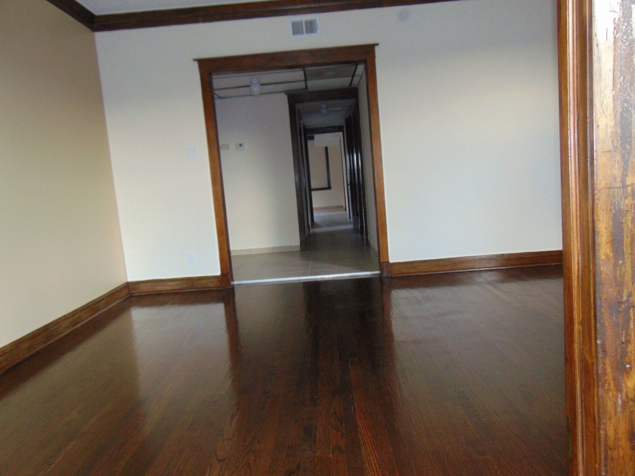 Building Photo - 6245 S Sacramento Ave