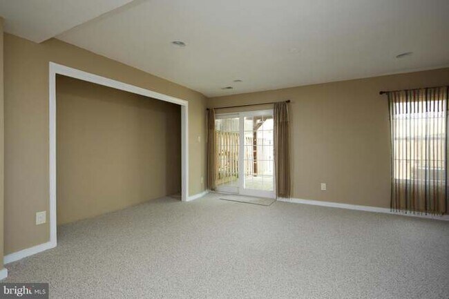 Building Photo - 6157 Green Hollow Ct