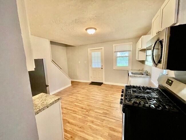 Building Photo - 625 Vanadium Rd