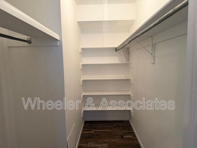 Building Photo - 2650 Jefferson Ave