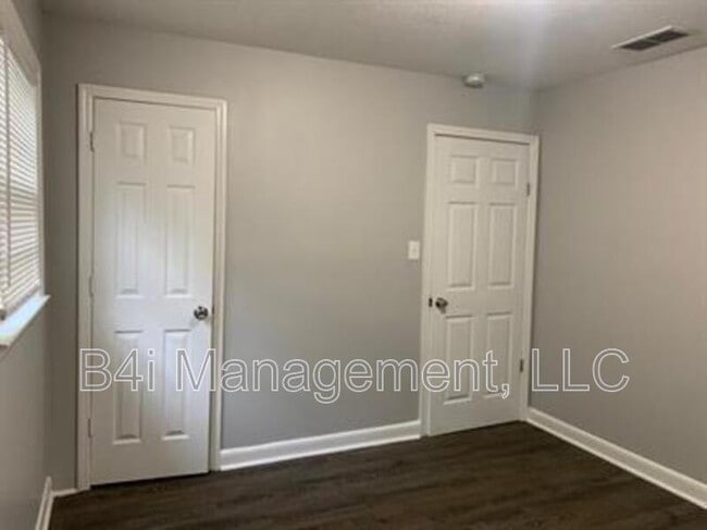 Building Photo - 4807 Gardiner Dr