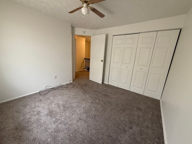 Building Photo - 3-Bedroom, 1.5 Bathroom Townhome at Magrud...