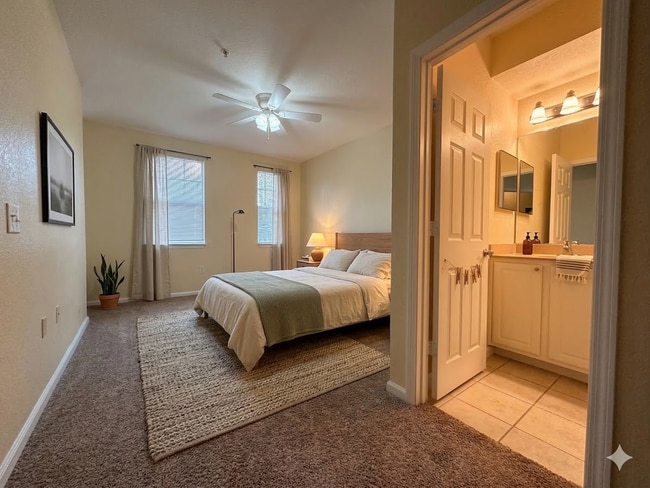 Building Photo - 2/2 Mirabella- Gate Pkwy Condo with Private Ground-Floor Entry & Balcony! MOVE IN SPECIAL!