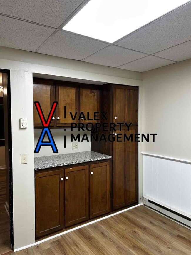 Building Photo - Welcome to your newly remodeled 2-bedroom, 1-bathroom apartment in beautiful Clarks Summit, PA