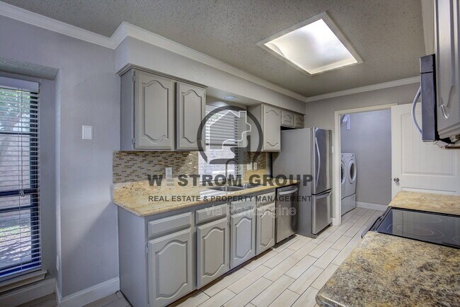 Building Photo - 1642 Belltower Dr