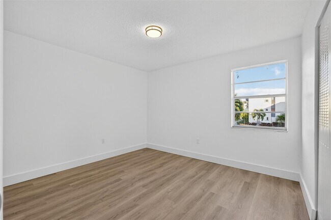 Building Photo - 2465 SW 18th Ave