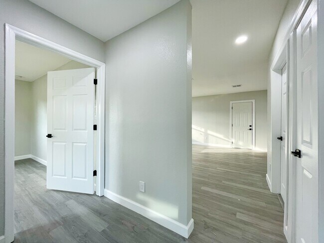 Building Photo - 2860 35th St S