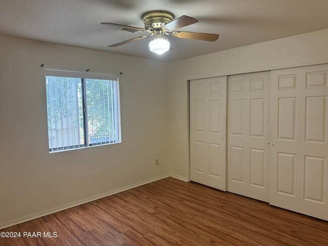 Building Photo - 3284 N Greg Dr