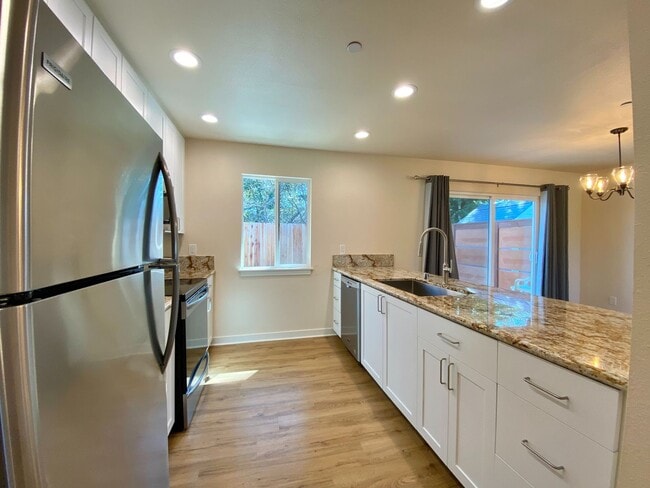 Building Photo - COMING SOON! 3 Bedrooms, 2 Bathrooms with ...