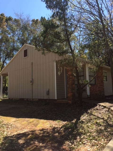 Building Photo - 1079 Sutor Rd