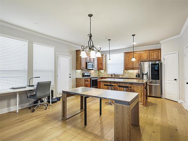 Building Photo - 2500 Rockbrook Dr