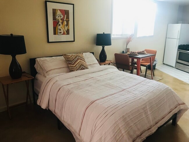 Building Photo - 1015 Prospect Ave