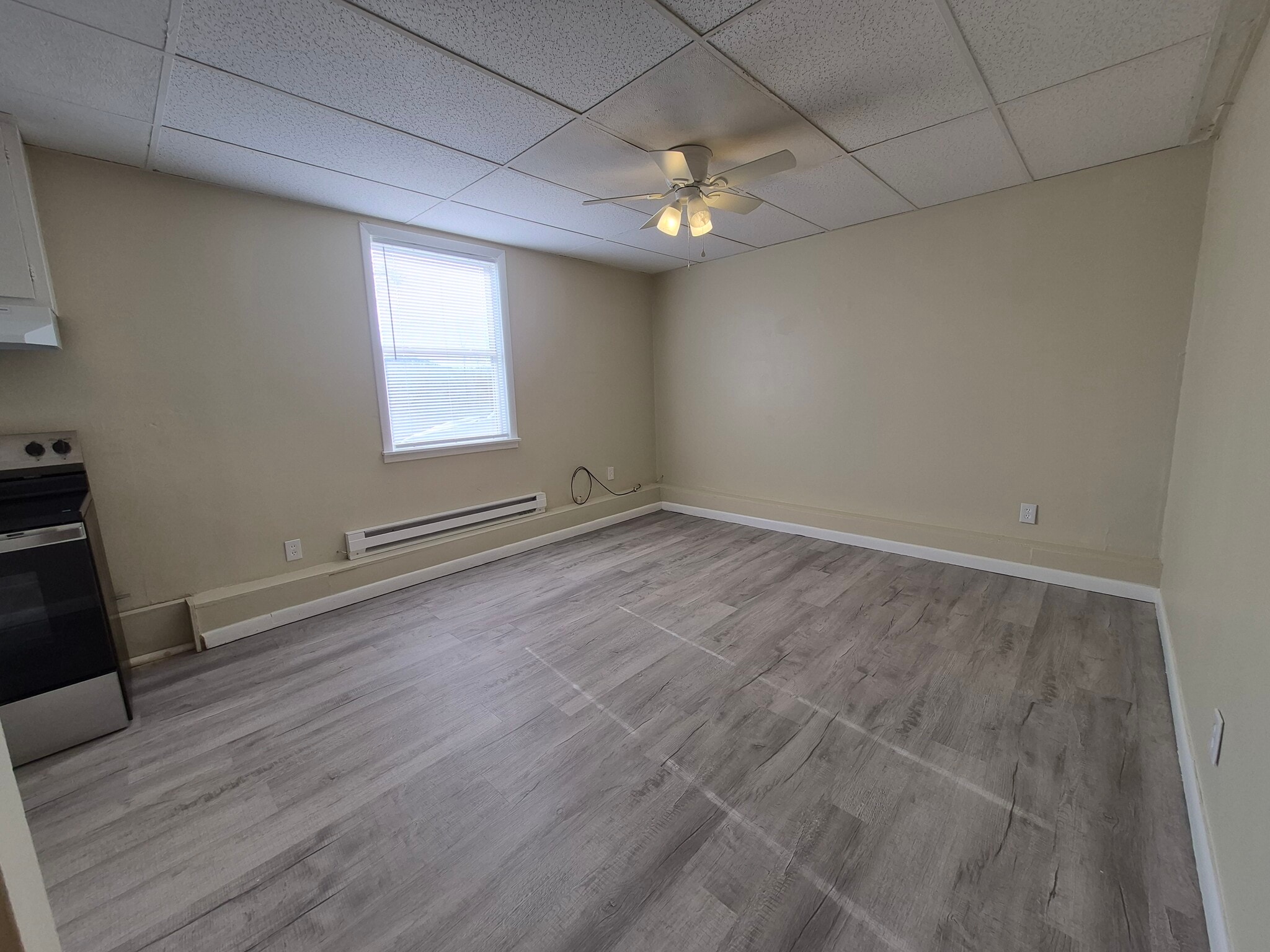 Living Rm - 287 Mountain View Rd