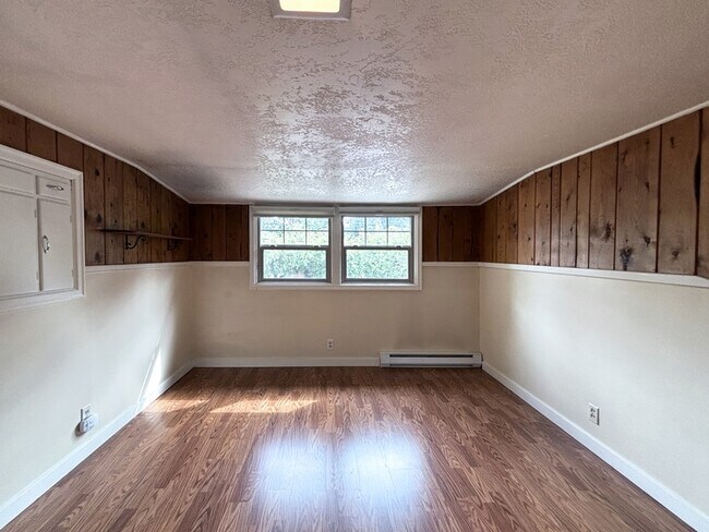 Building Photo - 2490 Emerald St