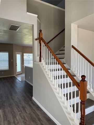 Building Photo - 1621 Falcon Dr