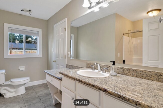 Building Photo - 37110 5th Ave SW