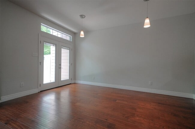 Building Photo - 23 Endor Forest Pl