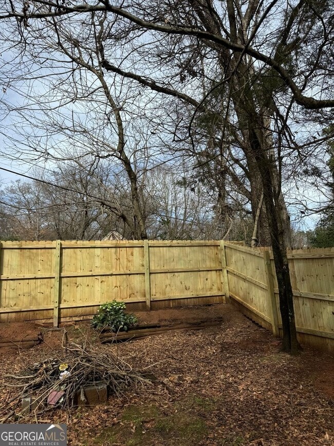 Building Photo - 103 Sleepy Creek Dr