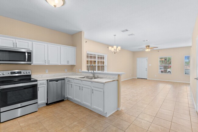 Building Photo - 6238 Cottage Pines Dr