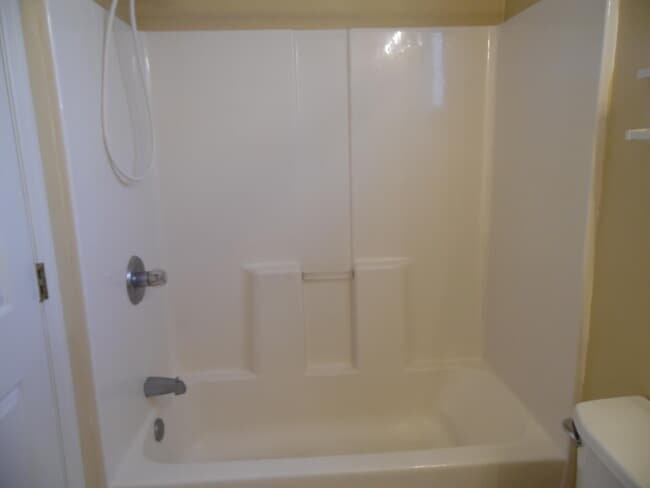 Building Photo - 1108 Ledgebrook Ct