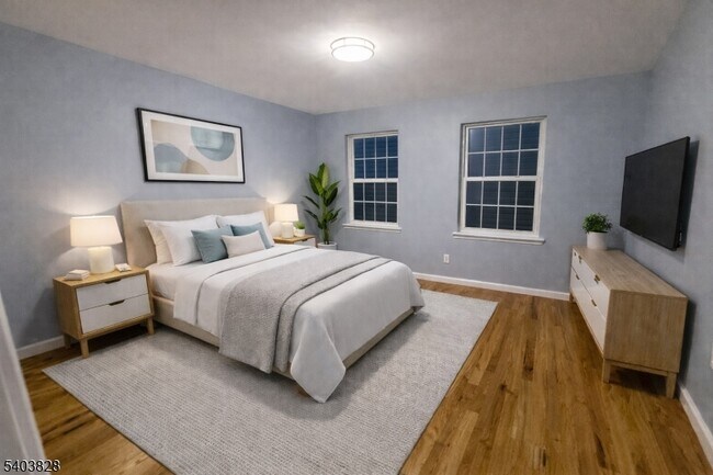 Building Photo - 527 4th Ave