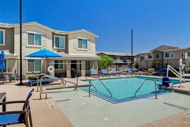 Building Photo - 5730 Sky Pointe Dr