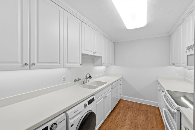 Building Photo - 3211 W Swann Ave