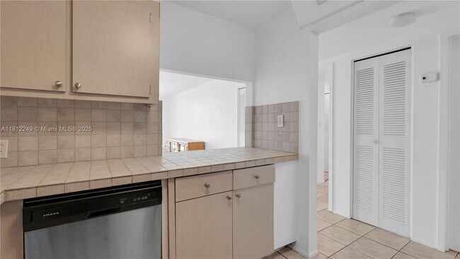 Building Photo - 13155 Ixora Ct