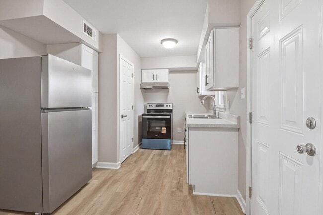 Building Photo - 407 Park Ave