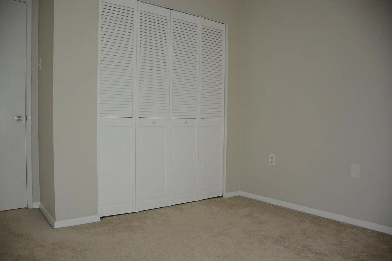 Building Photo - 217 Victor Pkwy Unit F