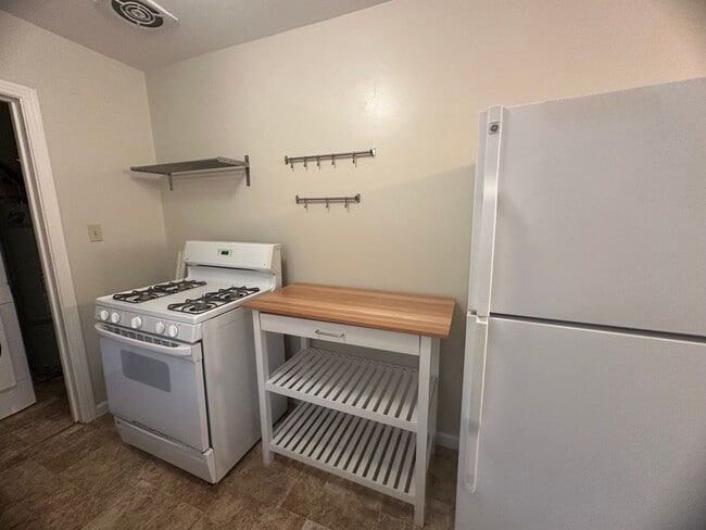 Building Photo - 8041001/45