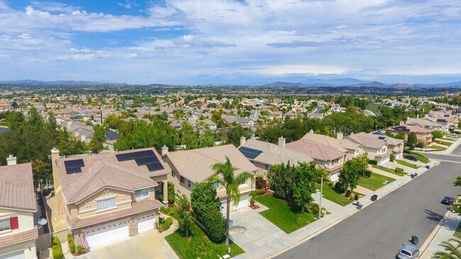 Building Photo - Most Desireable Neighborhood in Temecula  Eastridge by Redhawk