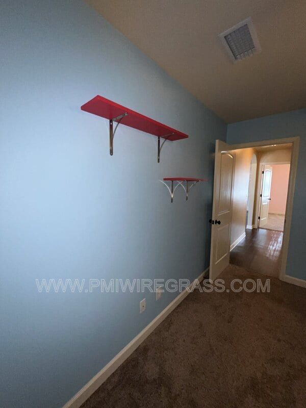 Building Photo - 229 Lace Dr