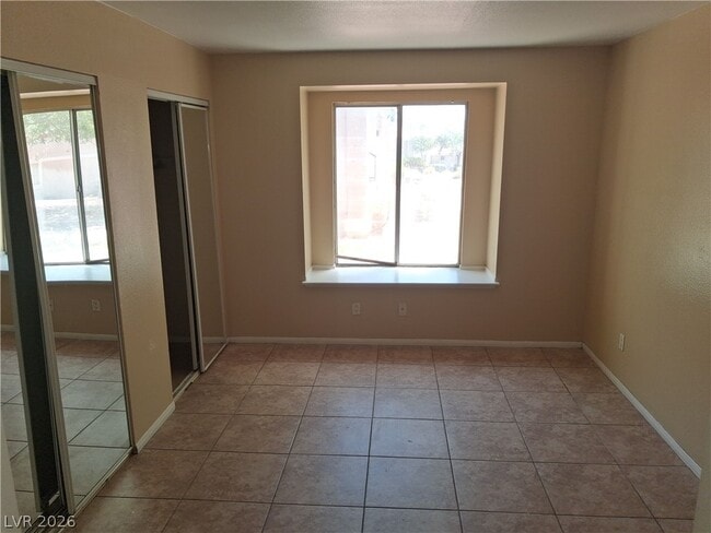Building Photo - 7300 W Pirates Cove Rd