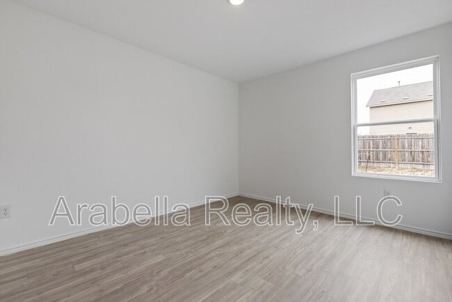 Building Photo - 13823 Ostrich Run