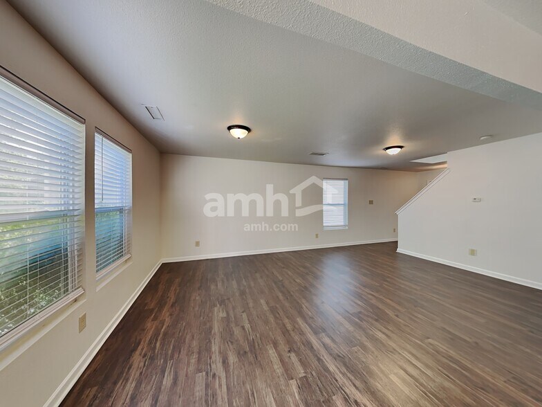 Building Photo - 386 Morning Dew Dr