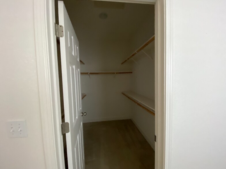 Building Photo - 3139 Flagler Way