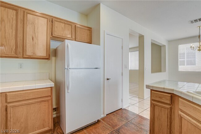 Building Photo - 9890 Ridgehaven Ave