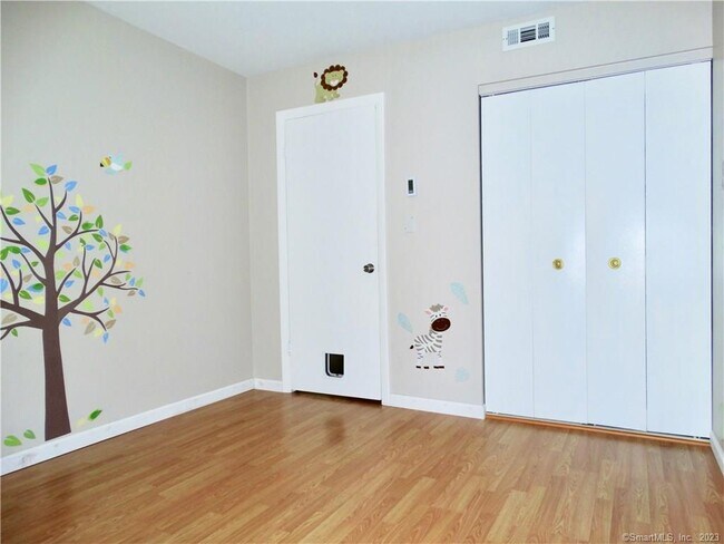 Building Photo - 155 Candlewood Dr