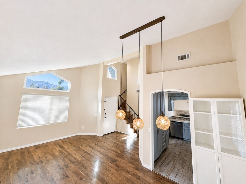 Building Photo - 28561 Foxboro Ln