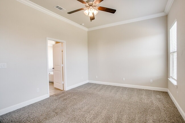 Building Photo - 3-Bedroom Home in Southwest Lubbock!