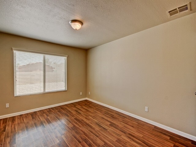 Building Photo - 10930 W Montecito Ave