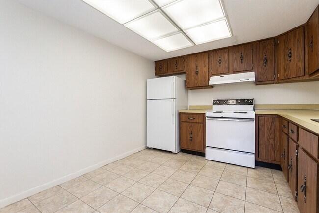 Building Photo - 404 Paradise Rd