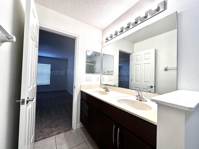 Building Photo - 3845 Silverbell Loop