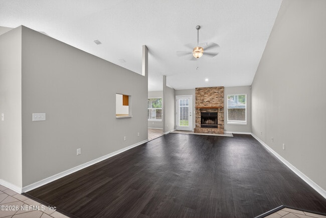 Building Photo - 3550 Sheldrake Dr