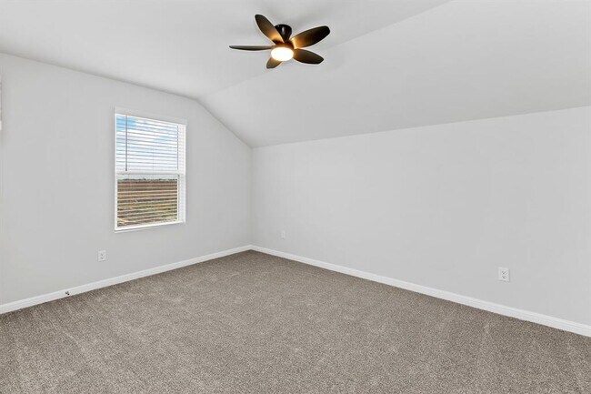 Building Photo - 100 Elm Br Trl