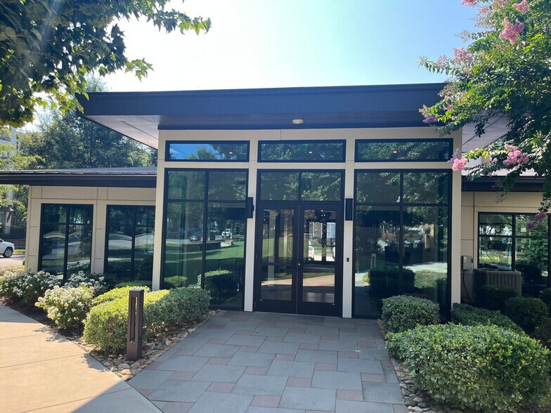 Building Photo - 5839 Ardrey Kell Rd