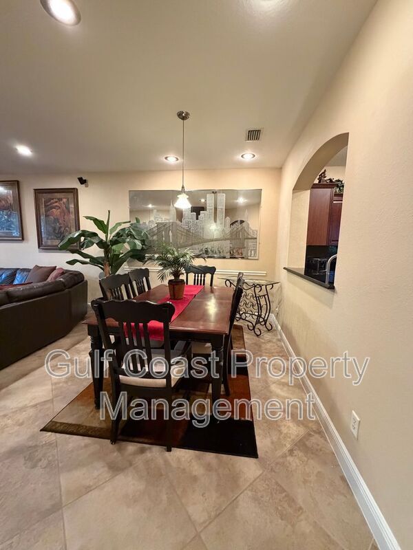 Building Photo - 17560 Brickstone Loop